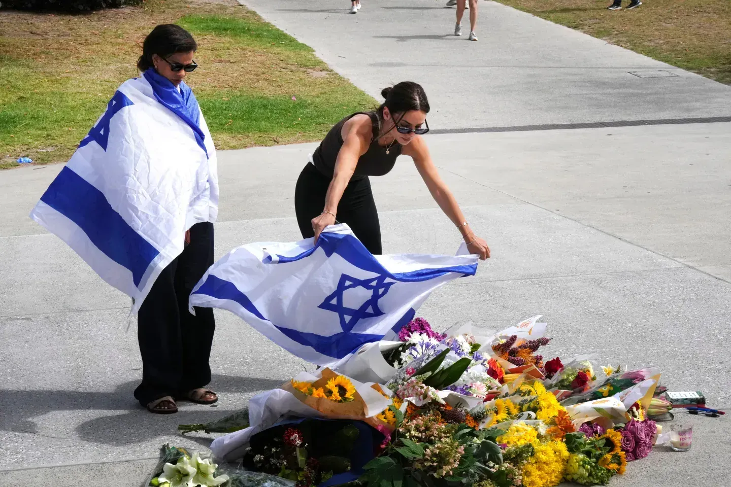 Australia confirma que el ataque en Bondi Beach, Sídney, con al menos 15 muertos, fue un acto terrorista inspirado en ISIS