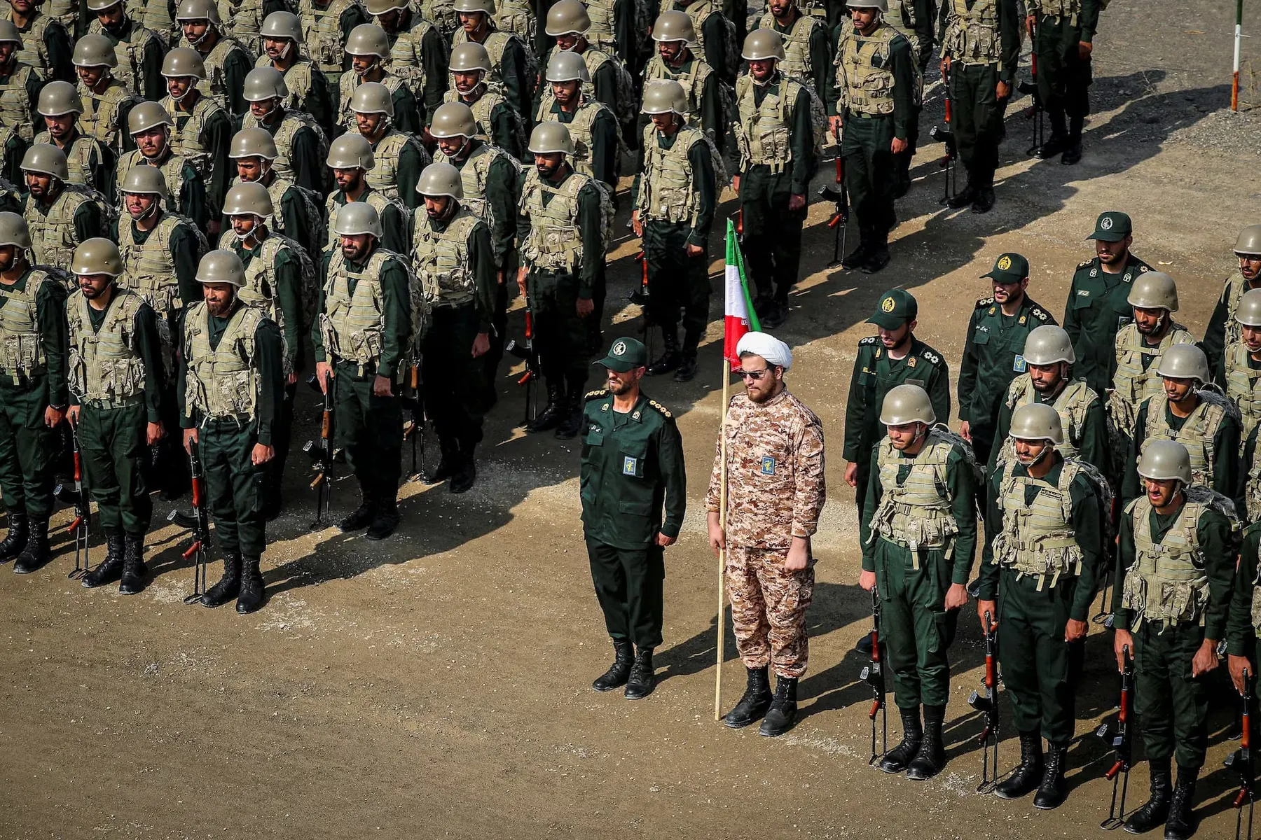 Cómo la Guardia Revolucionaria de Irán se convirtió en la fuerza más poderosa de la teocracia