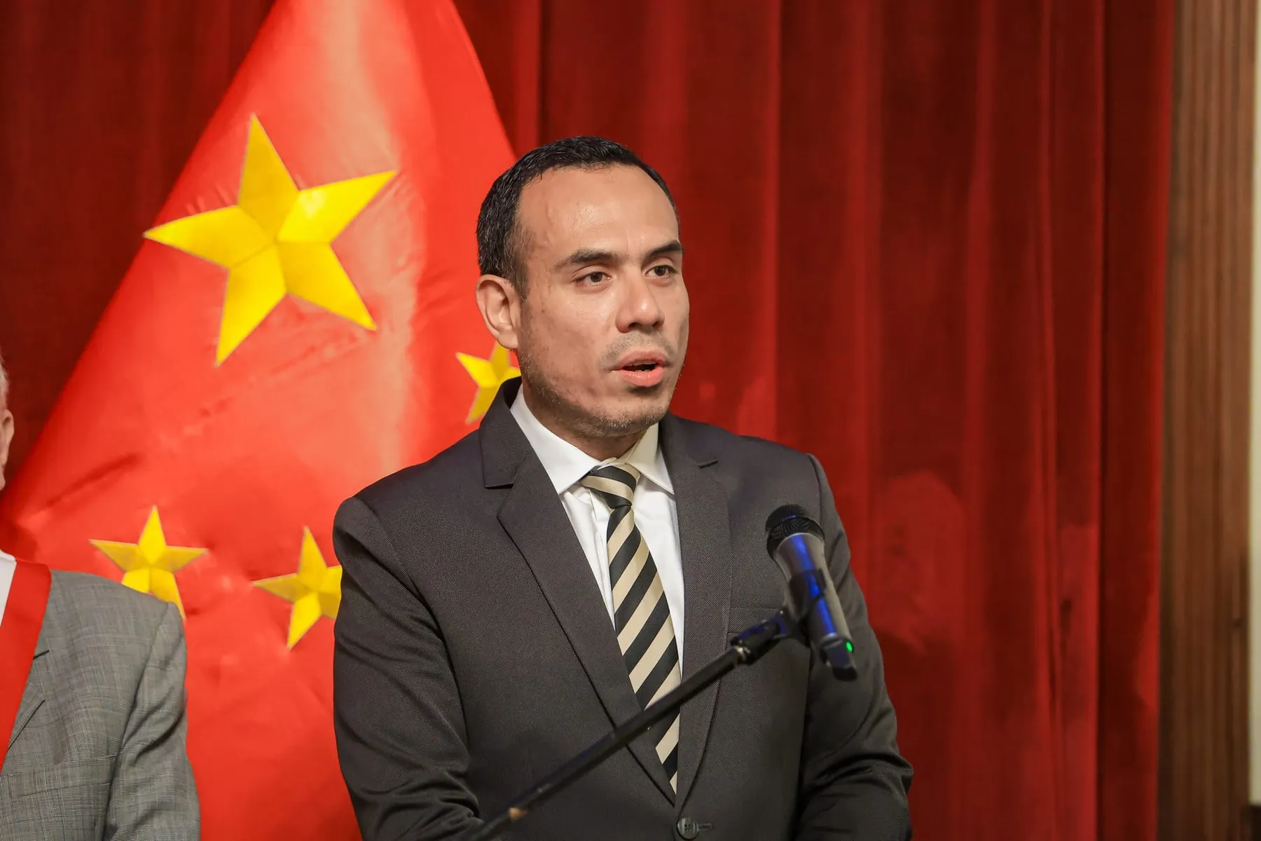 Congreso de Perú destituye al presidente interino José Jerí tras cuatro meses en el cargo
