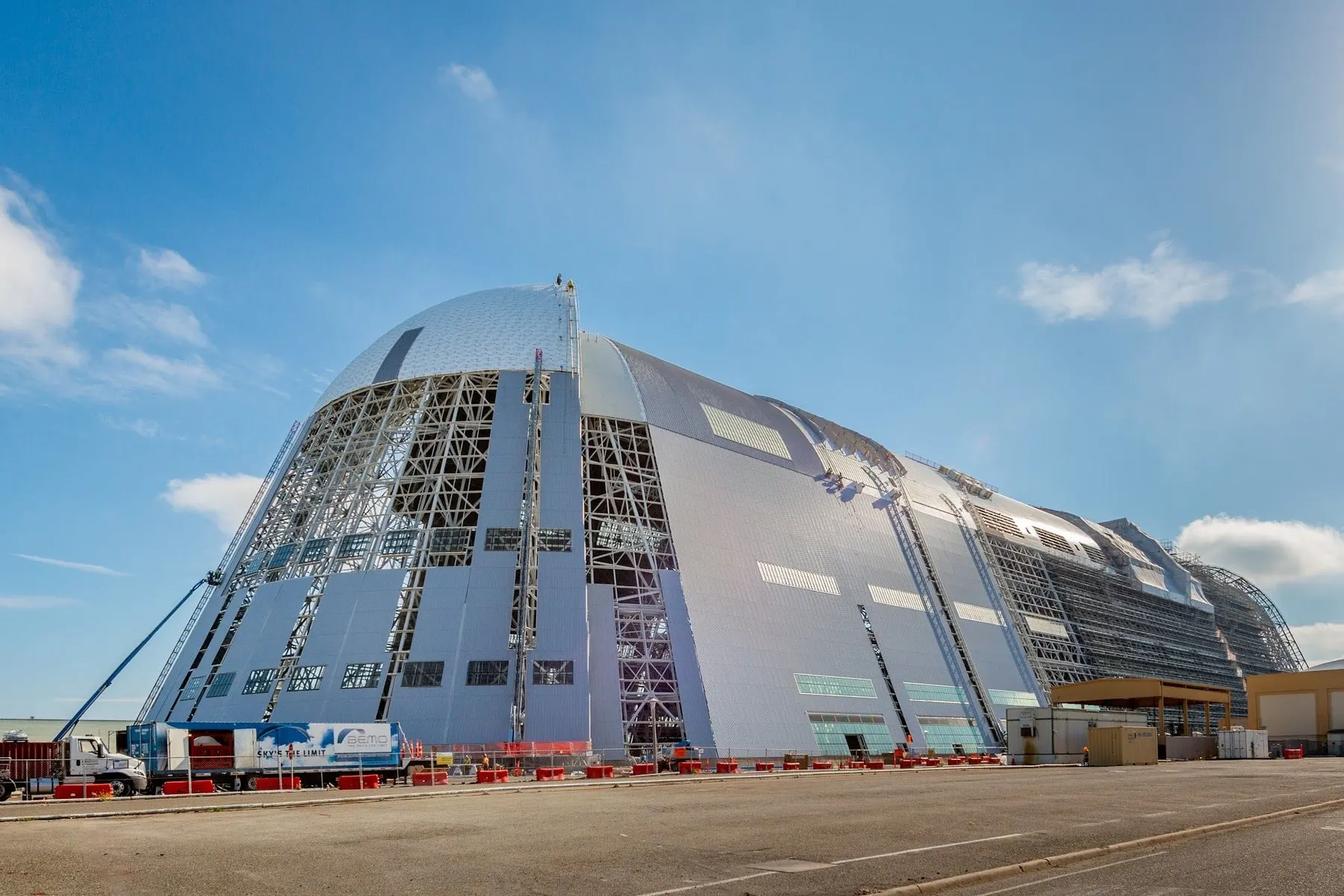 El Hangar One recupera su estructura original tras restauración liderada por Google