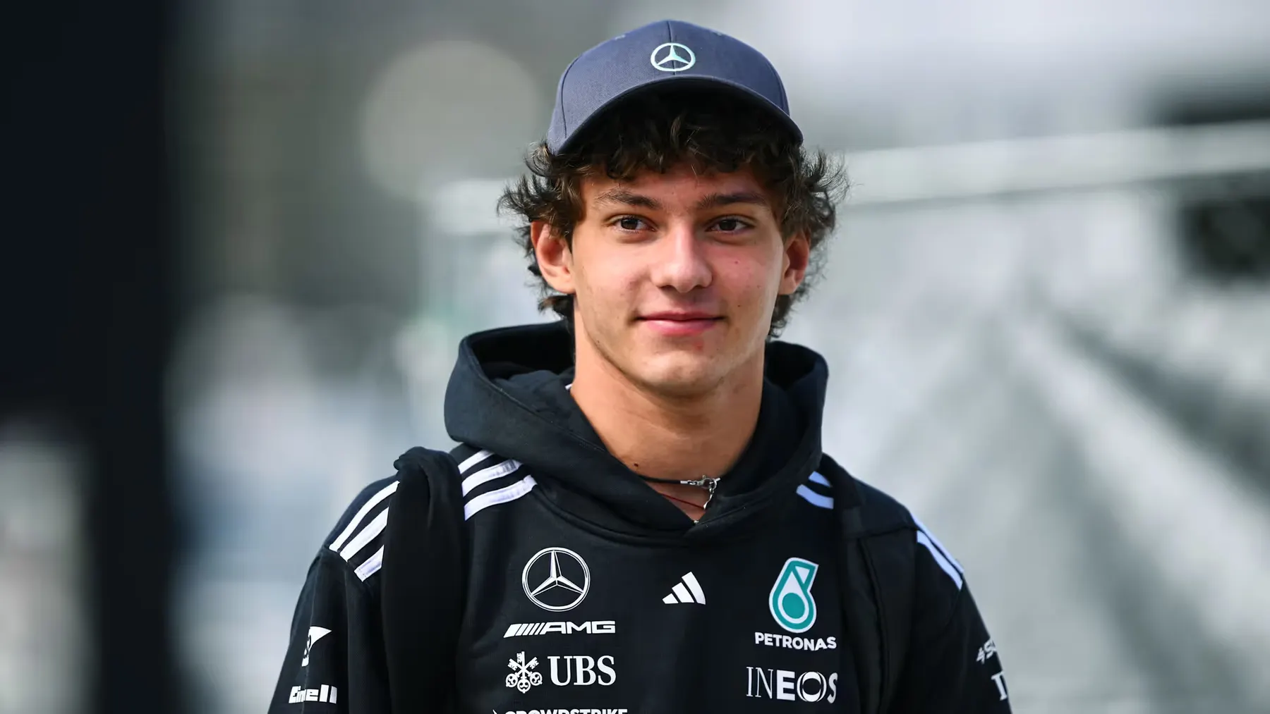 Triunfo histórico en Fórmula 1: Mercedes arrasa en China con Kimi Antonelli como el ganador más joven