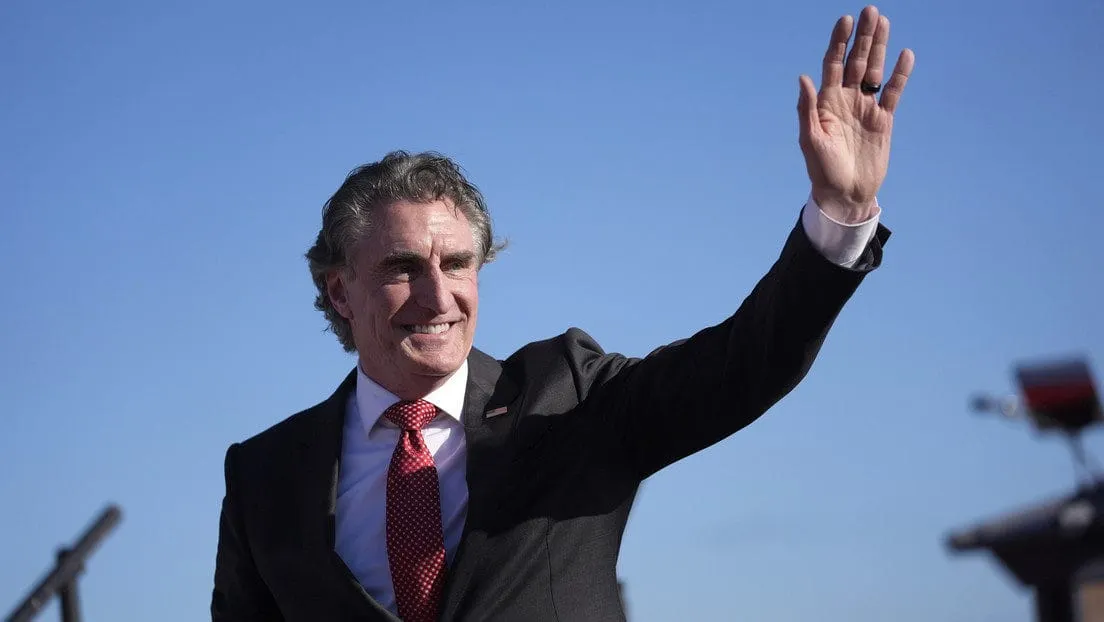 El Secretario del Interior de Estados Unidos llega a Venezuela para blindar el sector energético y minero