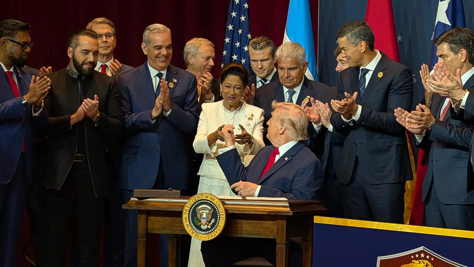 Trump lanza la doctrina "Donroe" y advierte: "No permitiremos influencia extranjera en el Canal de Panamá"
