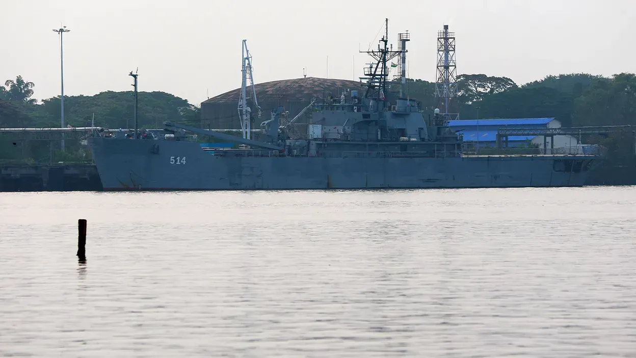 India refugia a buque de guerra iraní en Kochi en medio de ofensiva de EE. UU.