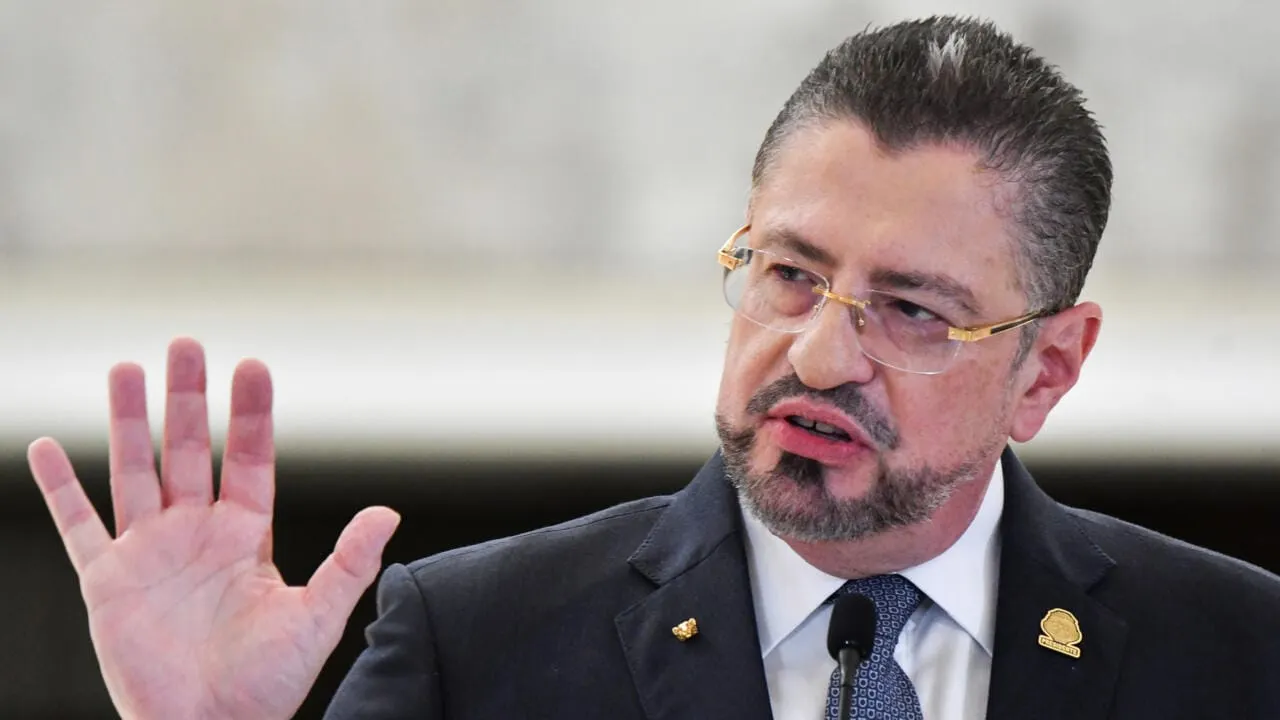 Costa Rica y EE. UU. firman acuerdo para el traslado de extranjeros