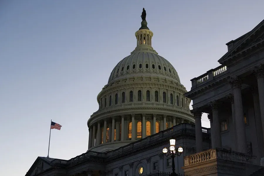 Los demócratas intentan frenar una posible intervención militar por orden de Trump en Cuba
