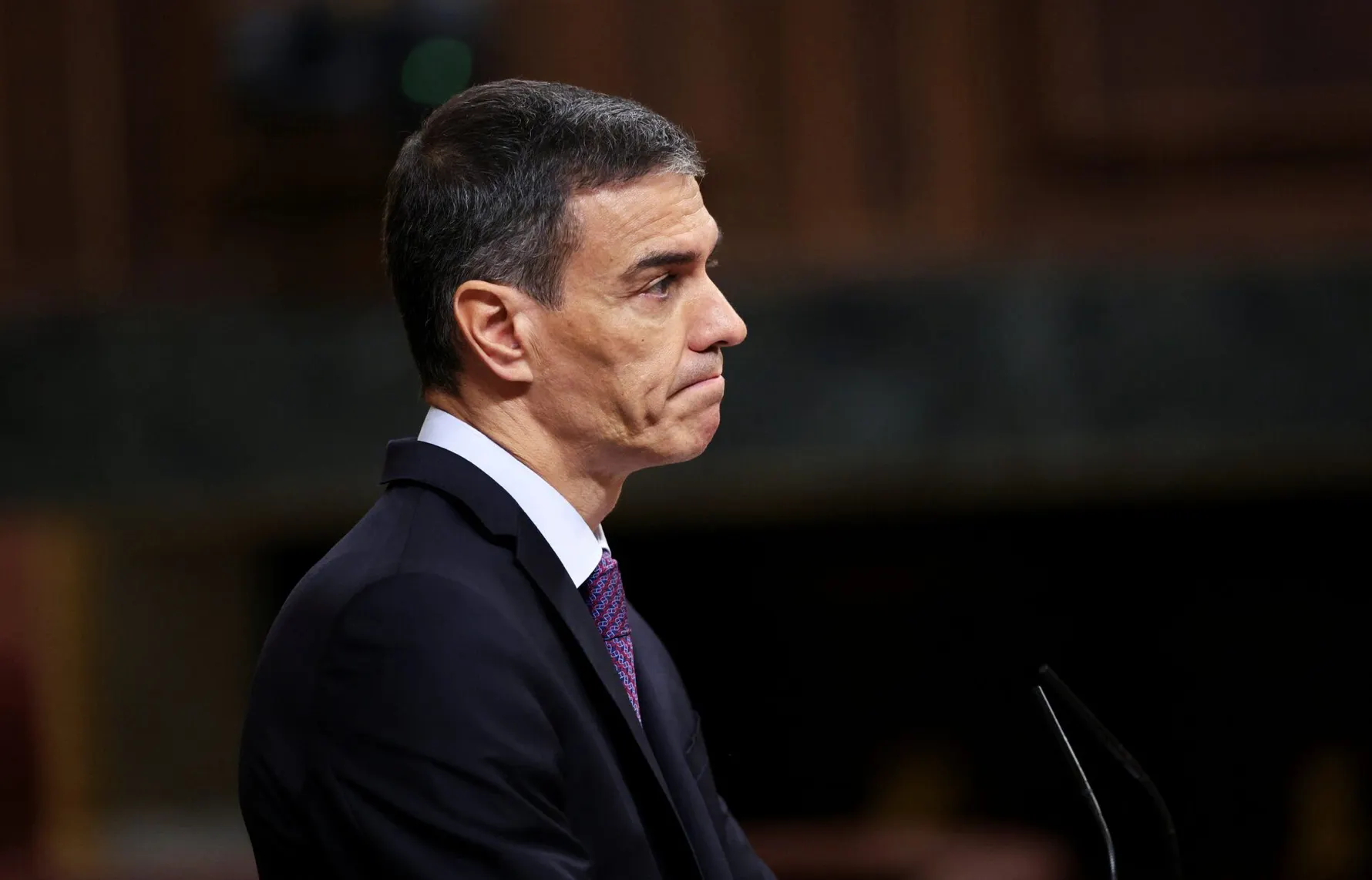 España cierra su espacio aéreo y aísla las bases de Rota y Morón ante la guerra en Irán
