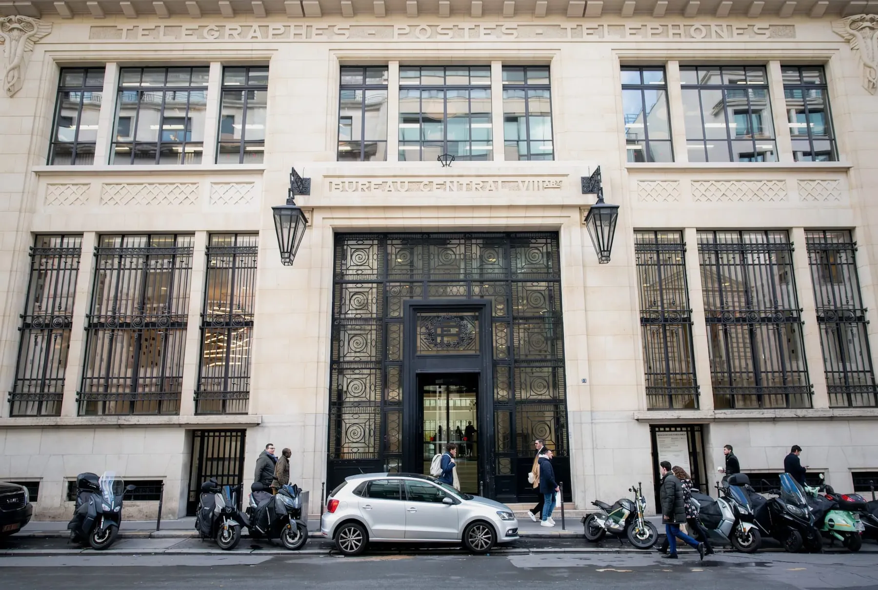 La Policía francesa frustra un atentado con bomba frente a un banco estadounidense