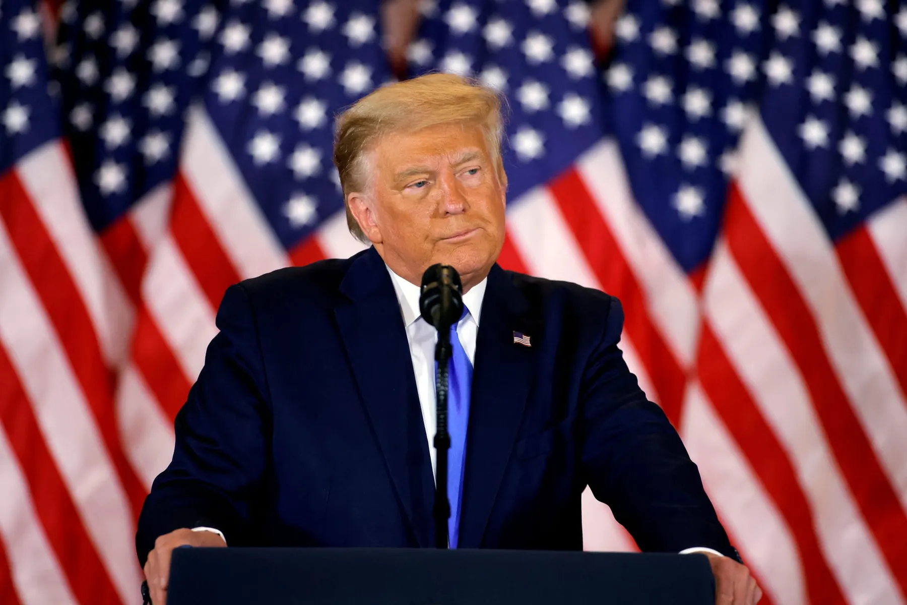 Trump anuncia un ataque "muy duro" contra Irán y asegura que el régimen de los ayatolás "se ha rendido"