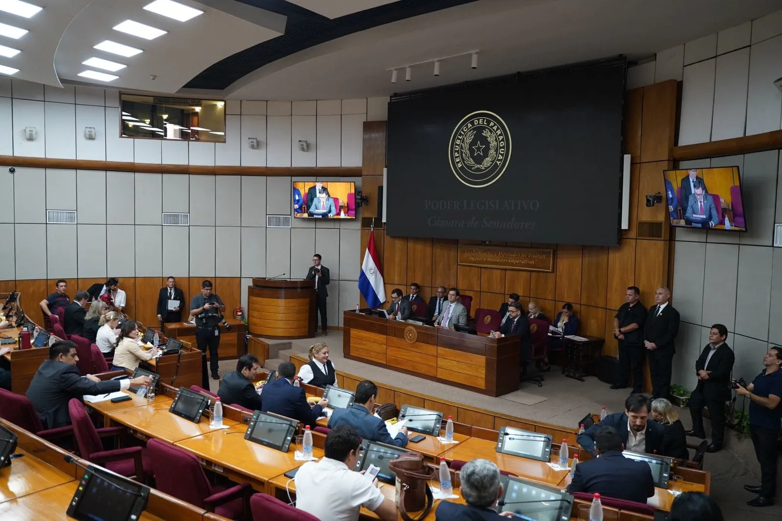 Senado paraguayo aprueba reforma jubilatoria pese al rechazo de gremios