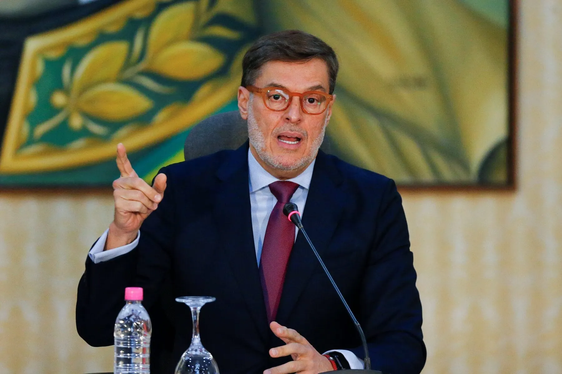 Diplomacia venezolana inicia la recuperación de sus sedes tras el deshielo con Washington