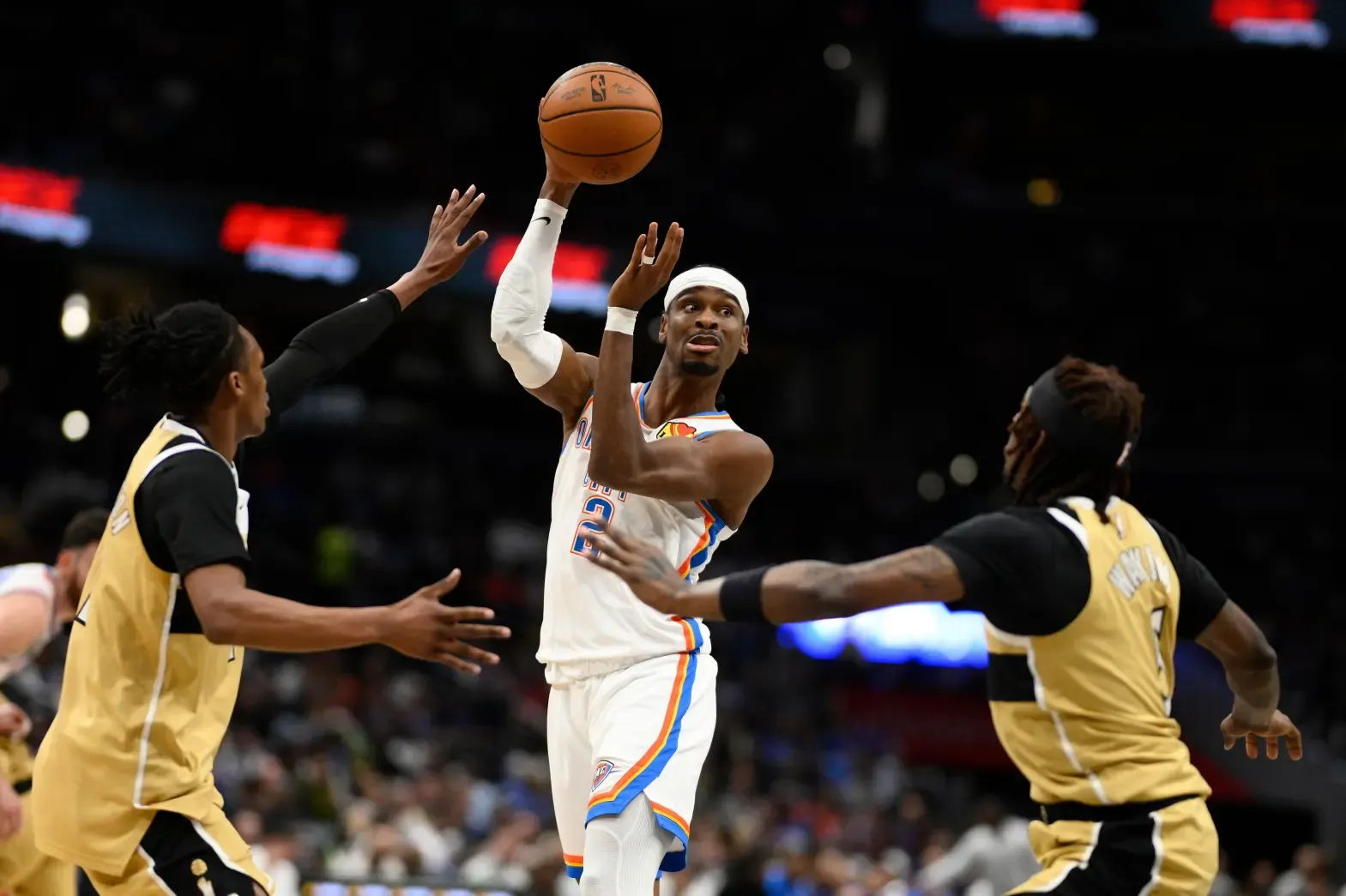 Batalla campal en la NBA termina con cuatro expulsados y un camarógrafo agredido