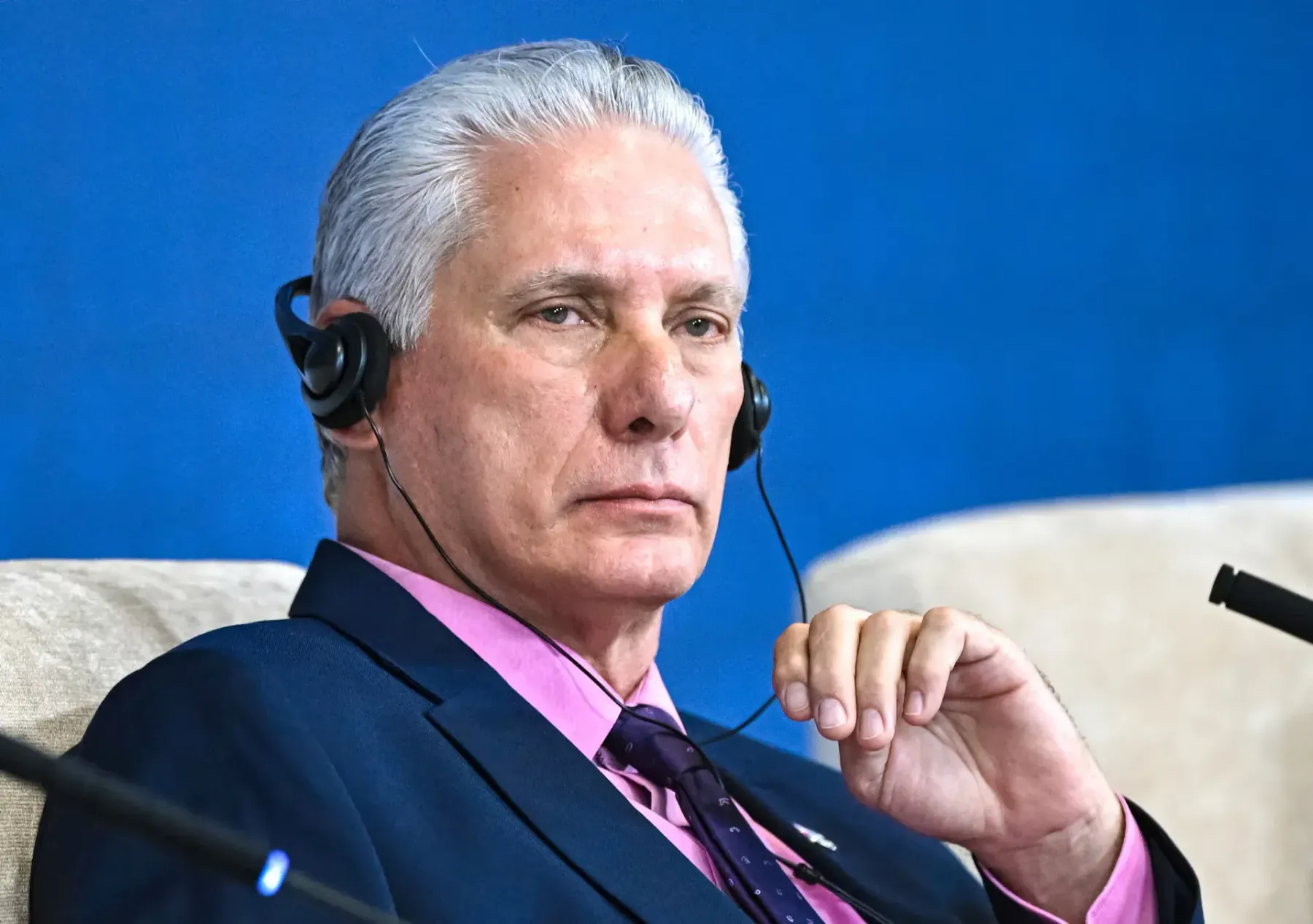El dictador cubano Díaz-Canel confirma conversaciones con Estados Unidos en medio de la crisis del régimen