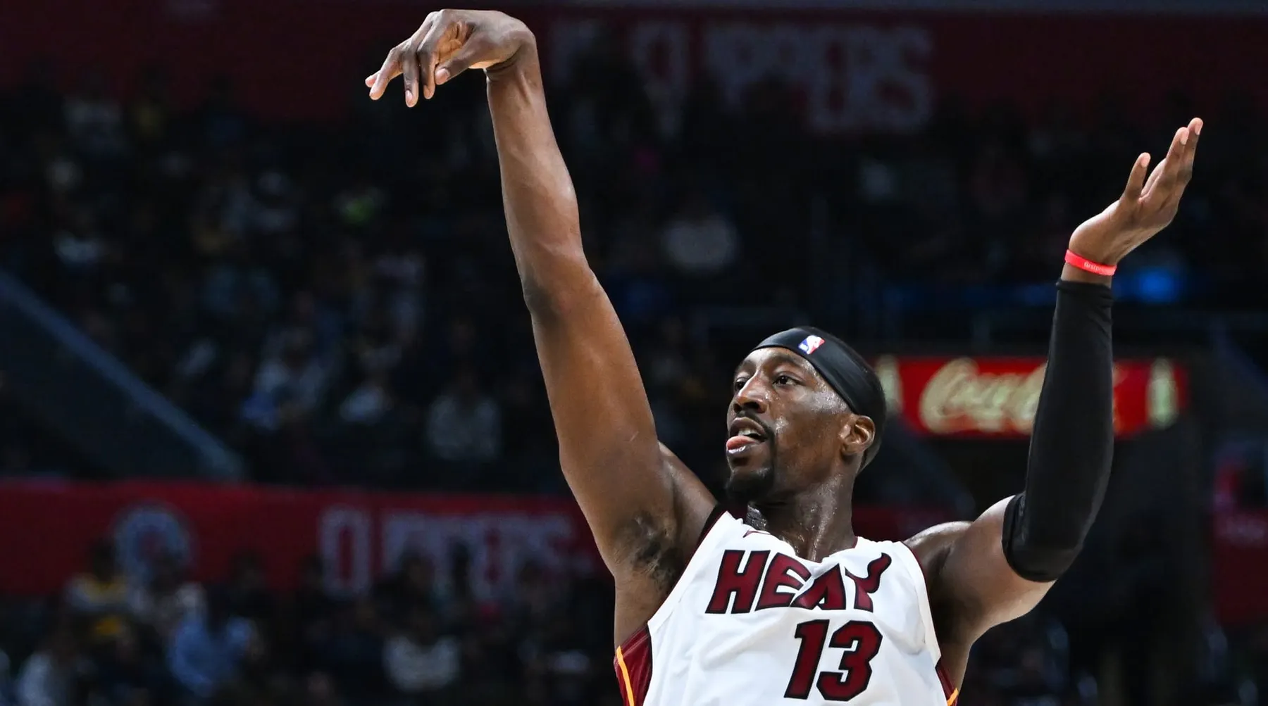 Histórico Bam Adebayo anota 83 puntos y supera a Kobe Bryant