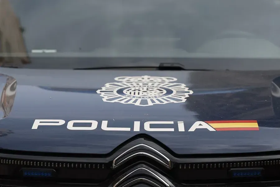 Desmantelan chalet en Madrid donde un matrimonio explotaba a mujeres latinas hacinadas entre rejas