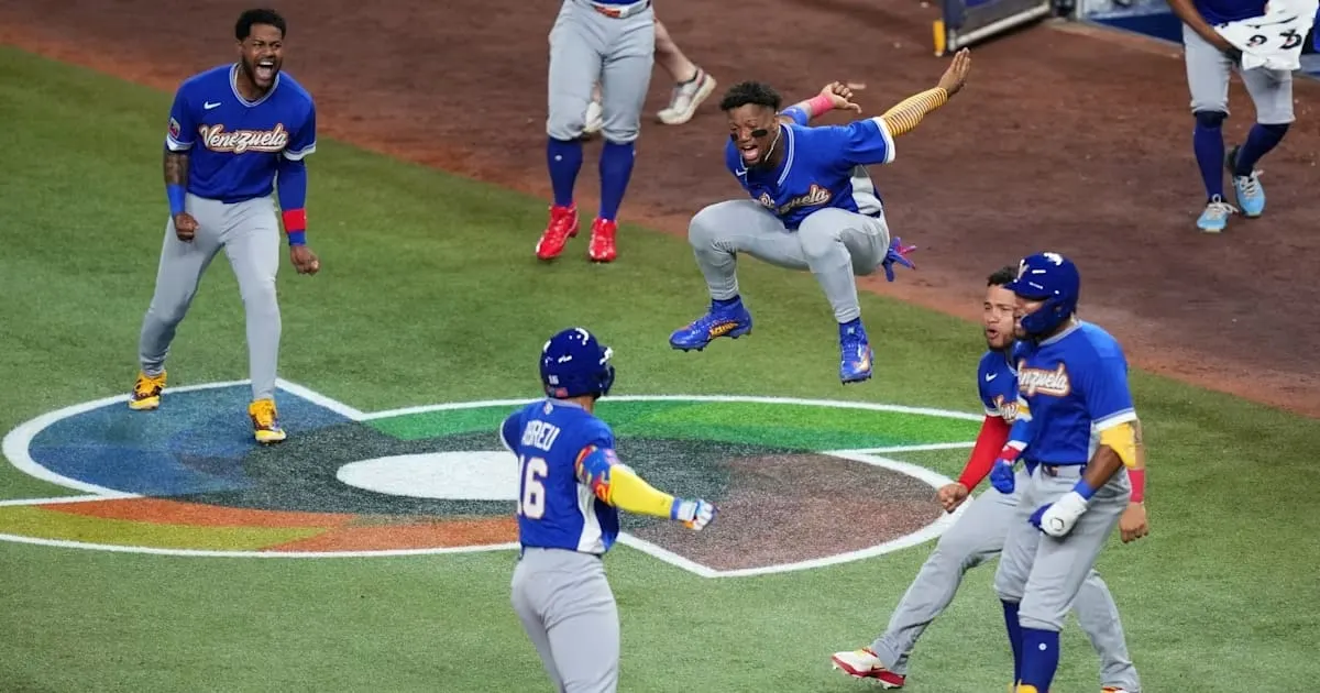 Venezuela elimina al campeón Japón del Clásico Mundial de Béisbol