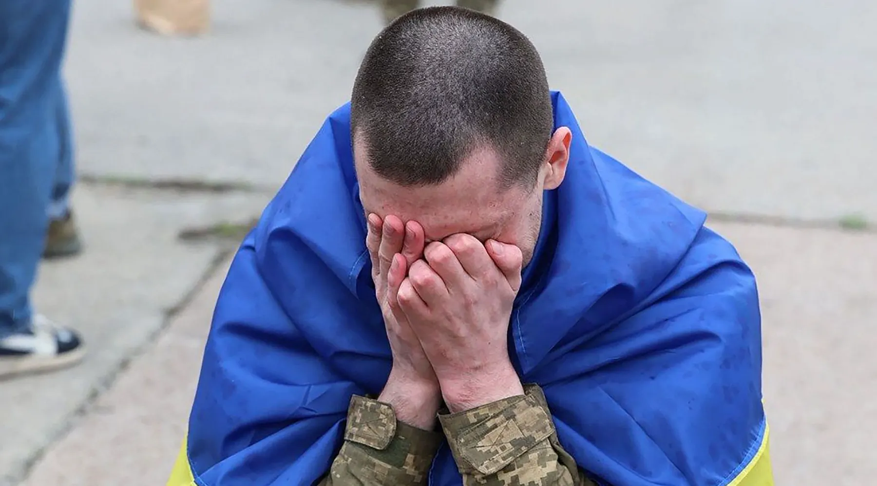 Rusia y Ucrania intercambian 350 prisioneros antes de la tregua de Pascua