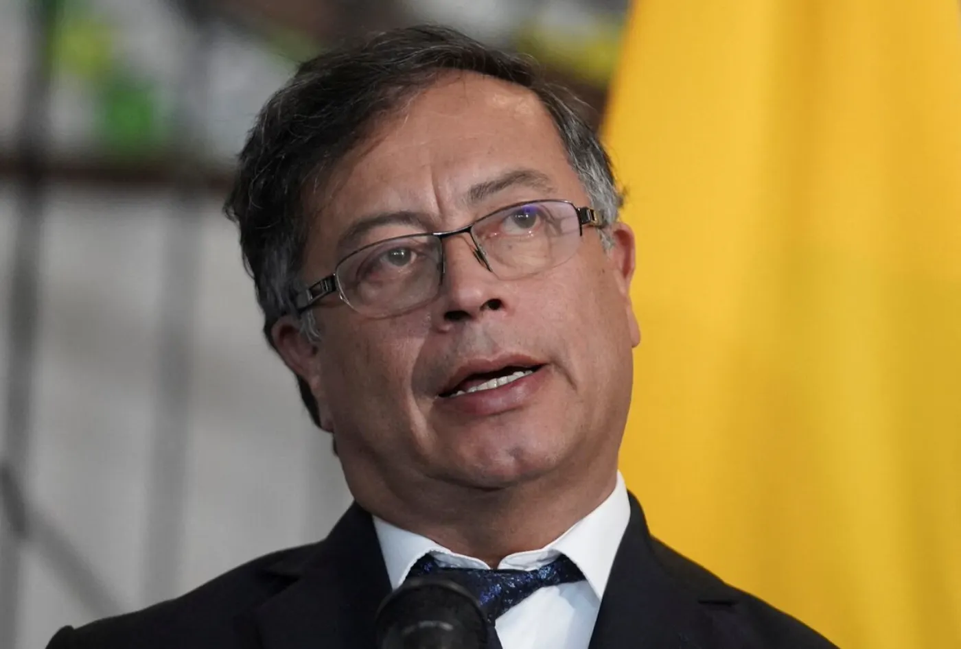 Petro elimina la reserva bancaria y obliga a compartir los datos de los clientes