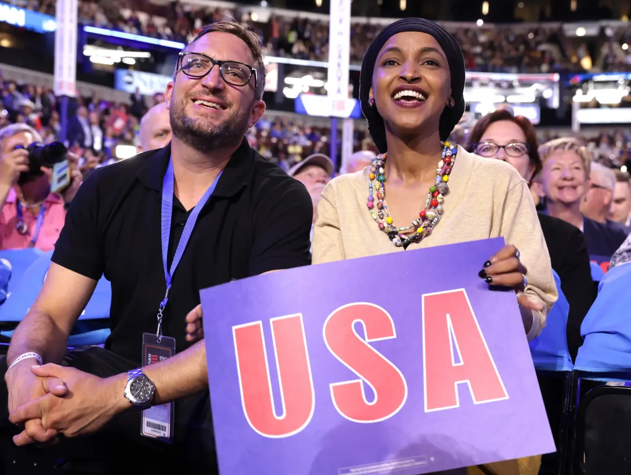 Cierra la misteriosa bodega del esposo de Ilhan Omar bajo sospecha de fraude financiero