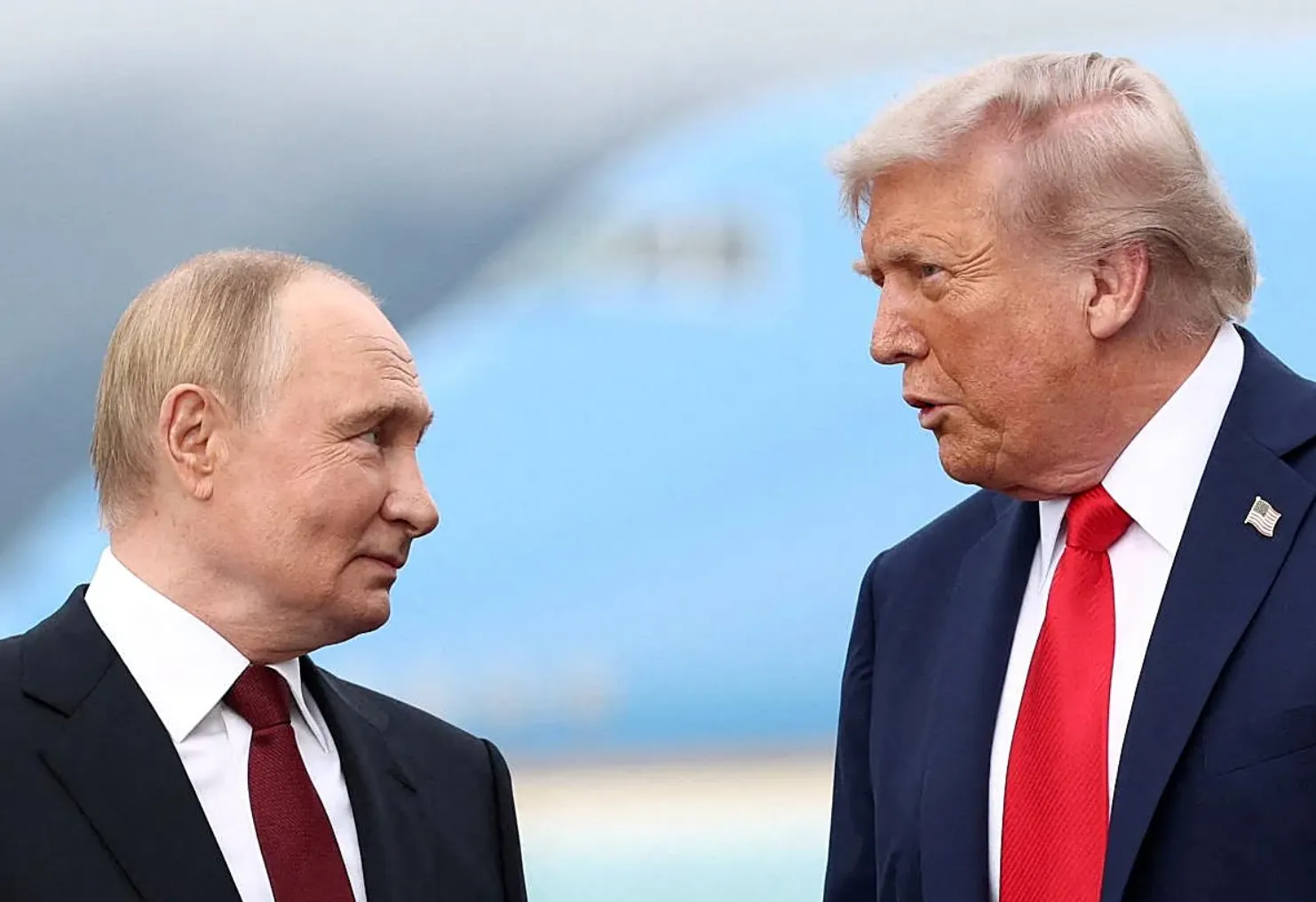 El presidente Donald Trump y Vladimir Putin hablan por teléfono sobre la situación en Oriente Medio