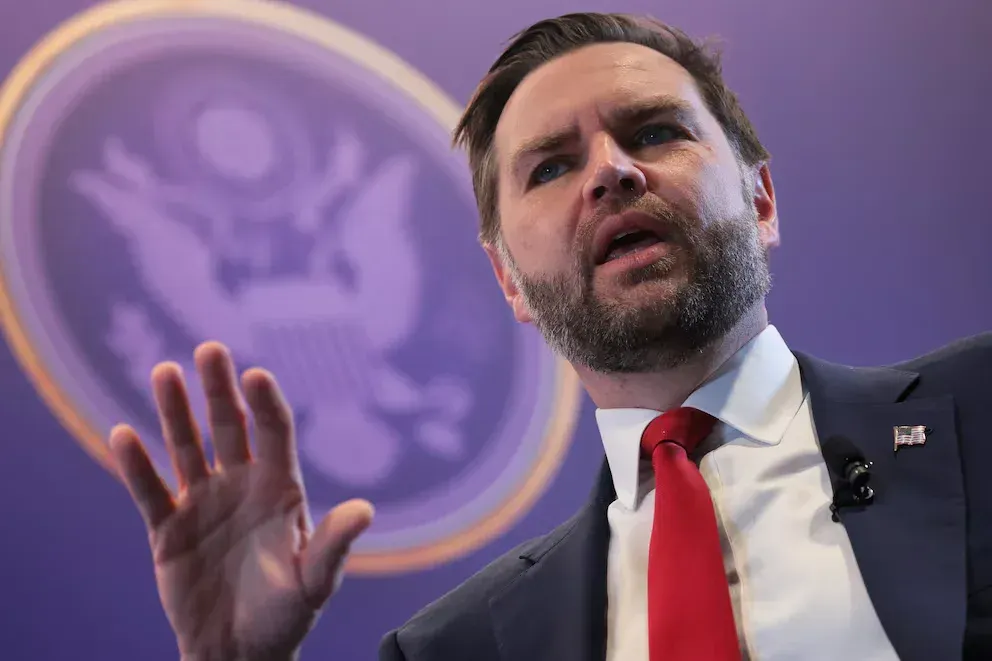 JD Vance advierte a Irán que la tregua es frágil y exige negociar "de buena fe"