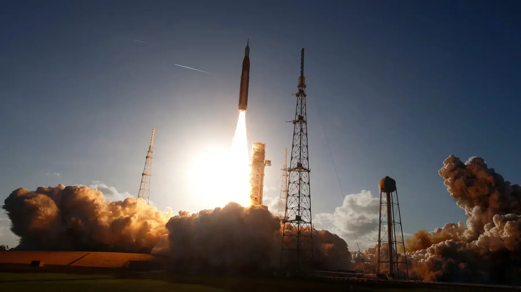 Artemis II rompe récords en órbita terrestre y pone rumbo a la Luna