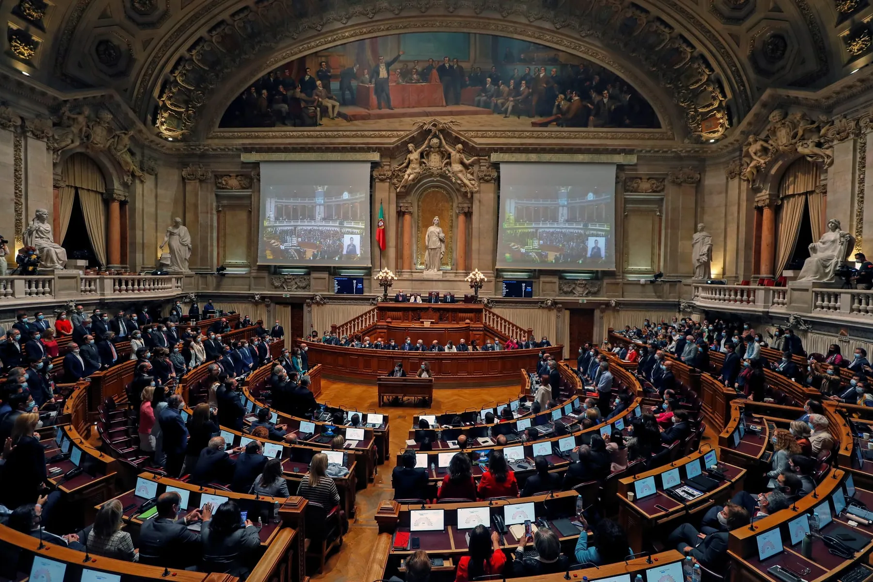 Portugal limita la concesión de nacionalidad tras acuerdo con la derecha conservadora