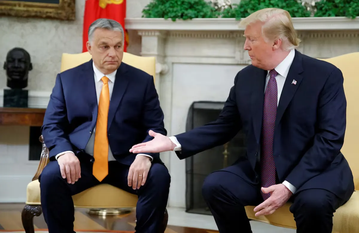 Trump se distancia de la derrota de Orbán en Hungría y elogia su gestión migratoria