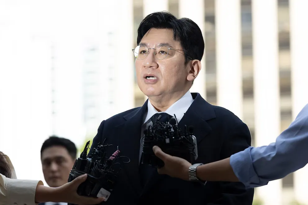 Corea del Sur ordena el arresto del creador de BTS por fraude millonario