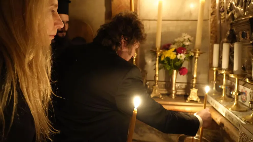 Milei rinde homenaje al papa Francisco en el Santo Sepulcro a un año de su fallecimiento