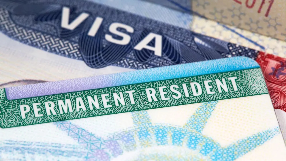 Estados Unidos inicia revisión masiva de Green Cards y beneficios migratorios otorgados entre 2021 y 2025