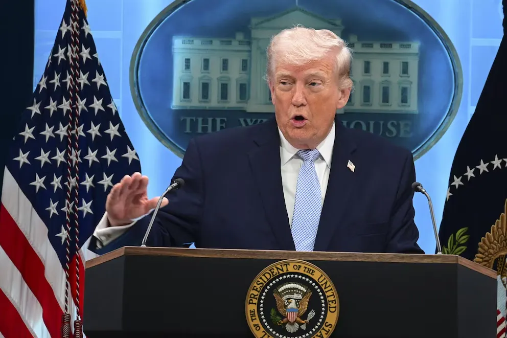 Trump ordena a la Marina destruir naves del estado terrorista de Irán que coloquen minas en Ormuz