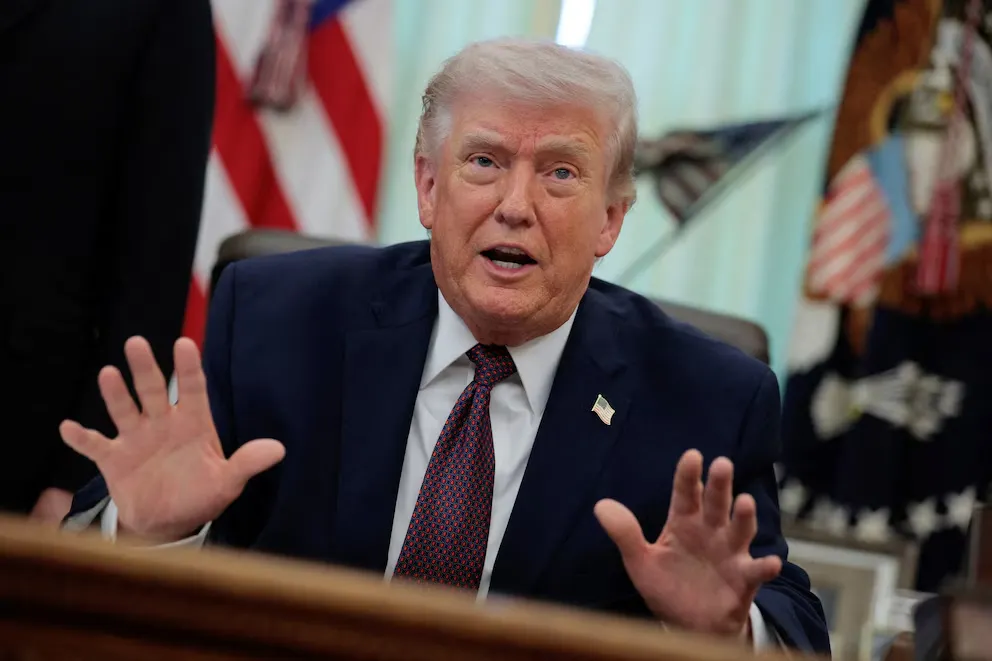 "No más Sr. Buen Tipo": Trump publica una imagen armado para advertir a un Irán en colapso