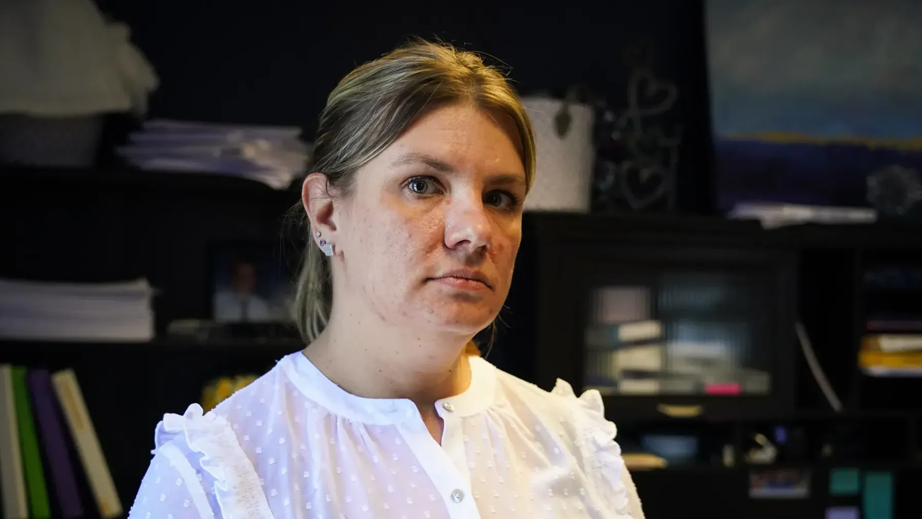 Condenan a más de 41 años de prisión a Aimee Bock, el cerebro del mayor fraude de fondos pandémicos en EE. UU.