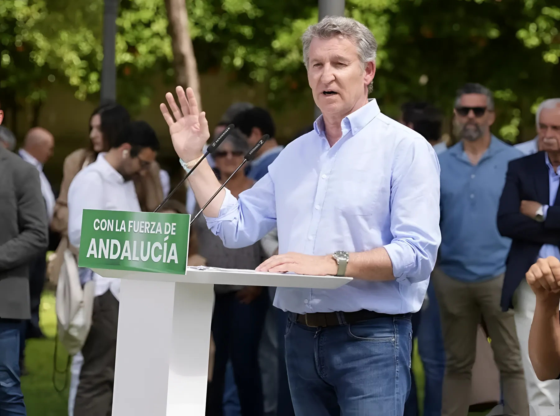 Feijóo señala a Andalucía como el motor para rescatar a España del "apagón socialista"