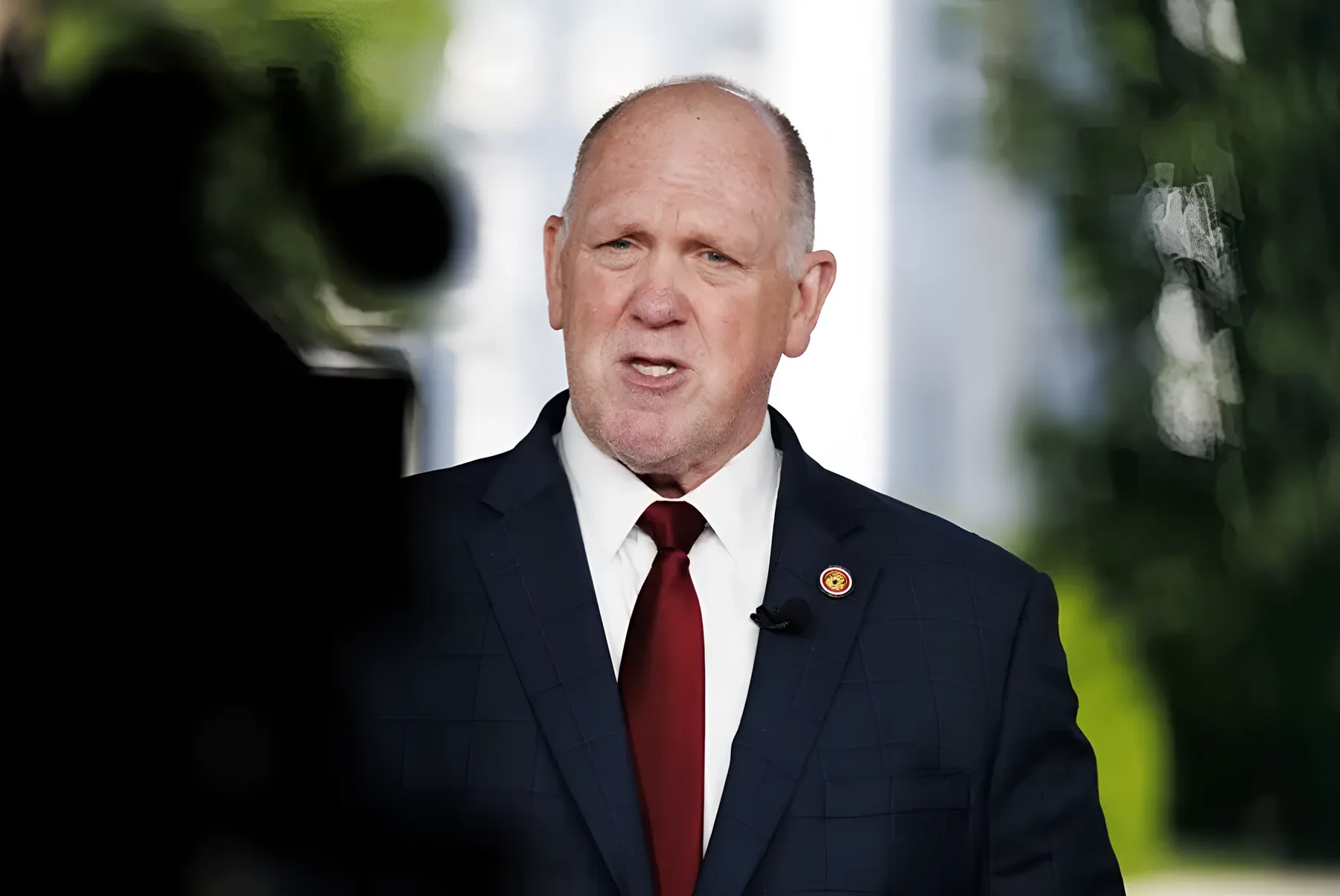 El zar fronterizo Tom Homan moviliza a 7.000 agentes de ICE para cumplir la promesa de deportaciones masivas de Trump