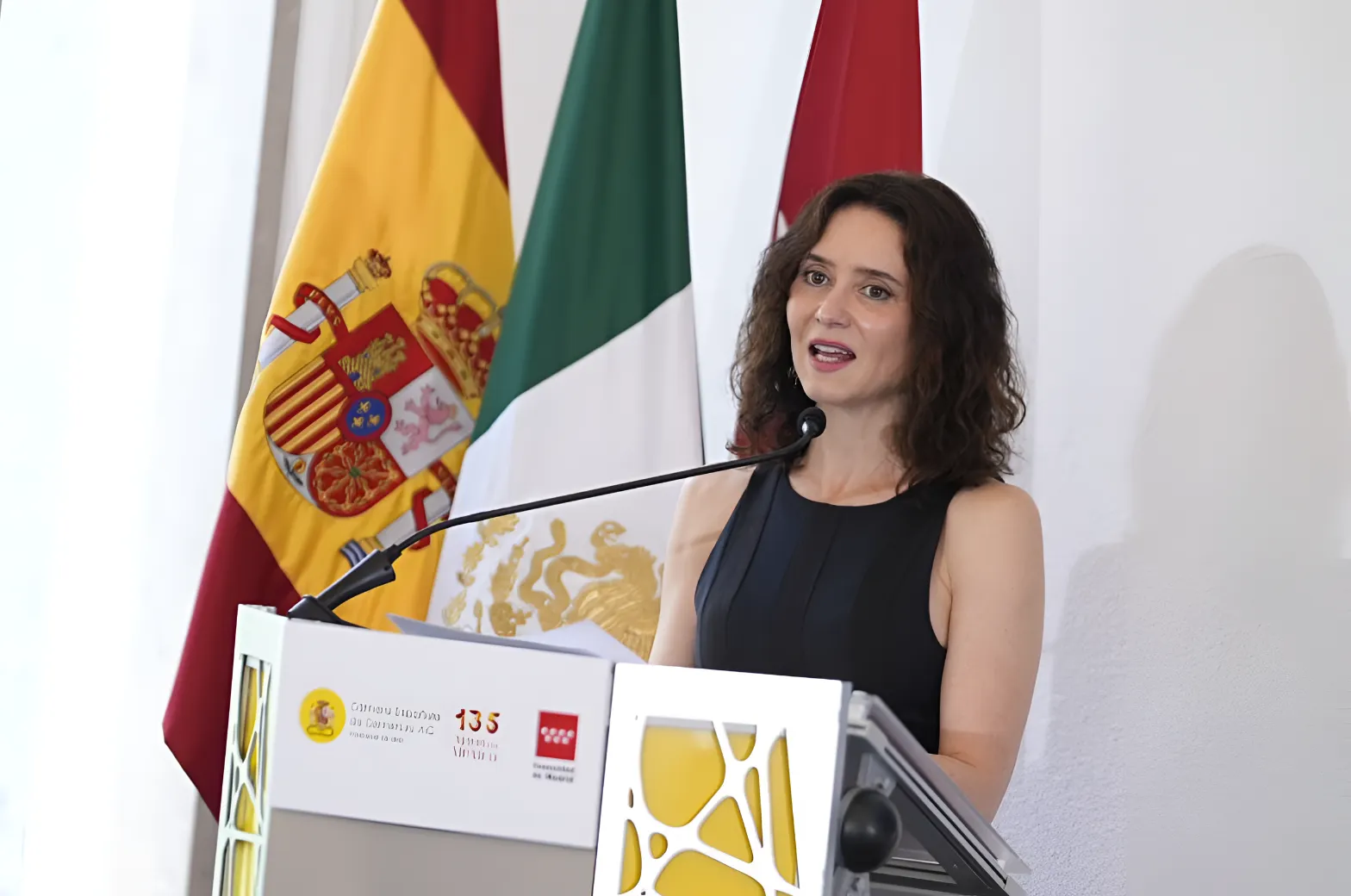 Isabel Díaz Ayuso se ve obligada a abandonar México ante la persecución y el boicot totalitario de la presidente socialista Claudia Sheinbaum