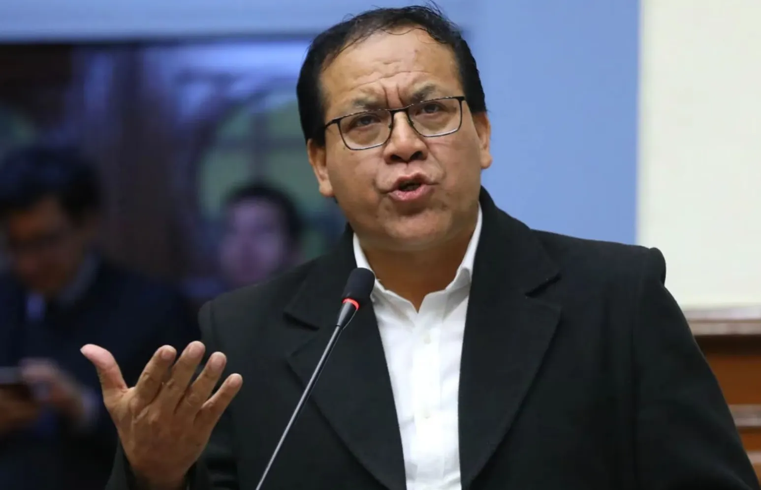 Fiscalía de Perú solicita cinco años de cárcel para el candidato presidencial de izquierda Roberto Sánchez