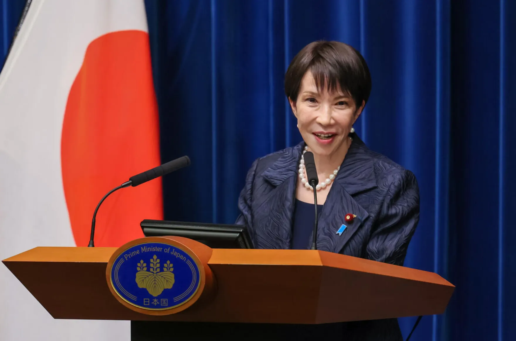 La primera ministra de Japón activa un escudo sanitario de emergencia tras la declaración de la OMS sobre el ébola en África