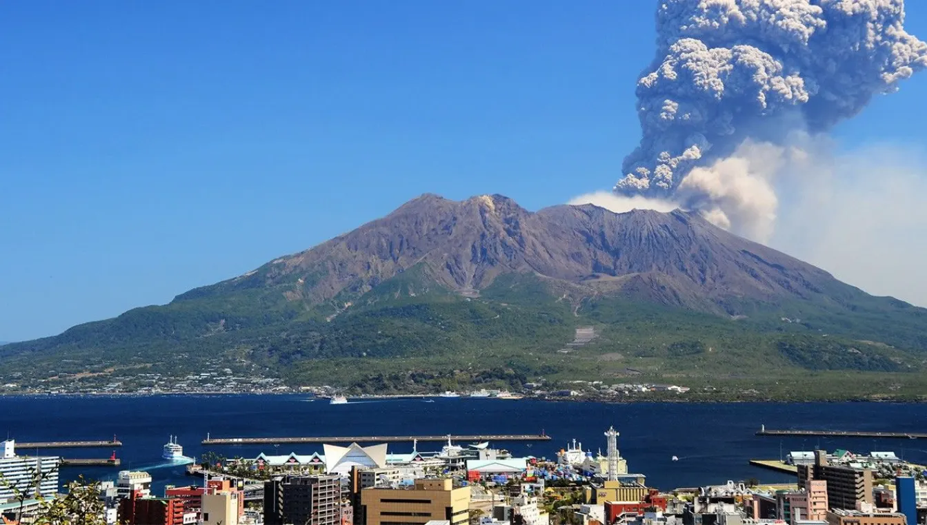 Un fuerte terremoto de magnitud 5.9 golpea las islas del sur de Japón sin riesgo de tsunami