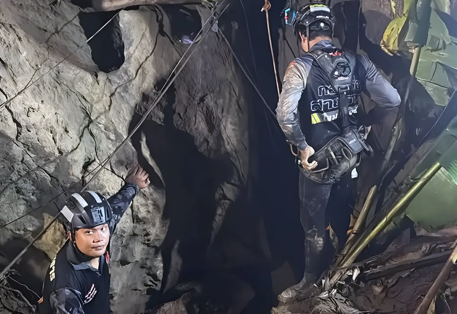 Rescate en Laos: Los cinco mineros que permanecían atrapados en una cueva regresan a la superficie sanos y salvos
