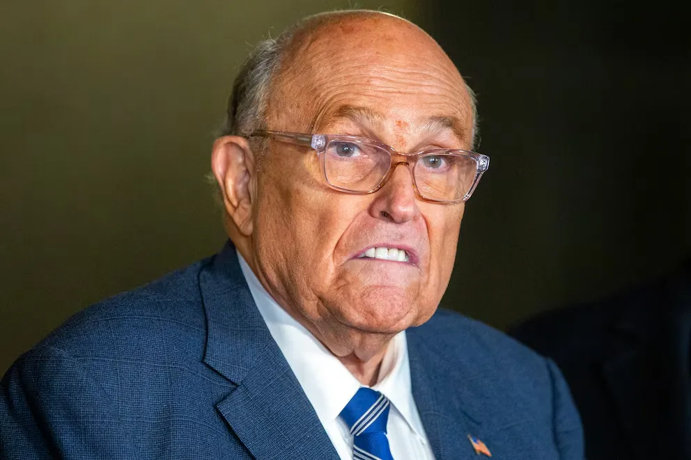 Rudy Giuliani, exalcalde de Nueva York, hospitalizado en estado crítico pero estable