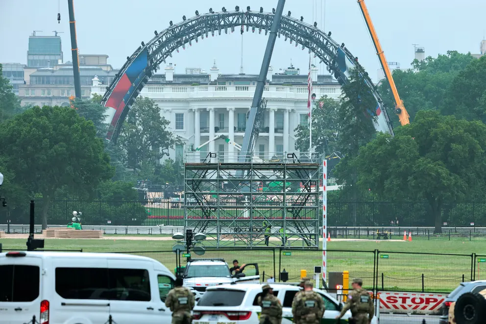 La Casa Blanca inicia la construcción de un estadio para el histórico evento de la UFC en el jardín sur