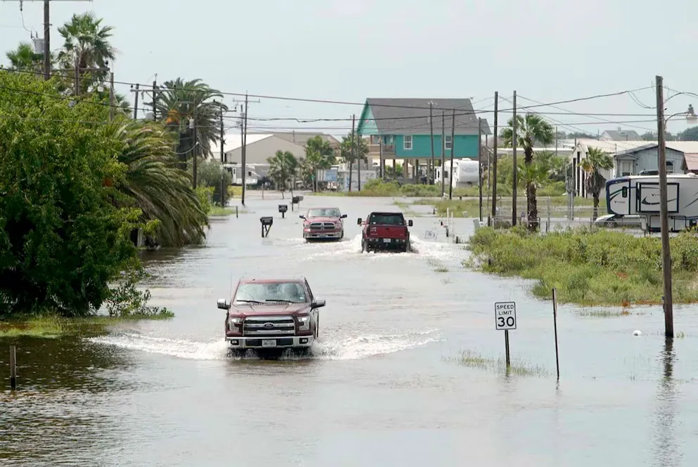 Una masa de humedad tropical pone bajo alerta a más de 50 millones de personas por inundaciones en el sureste de EE.UU.