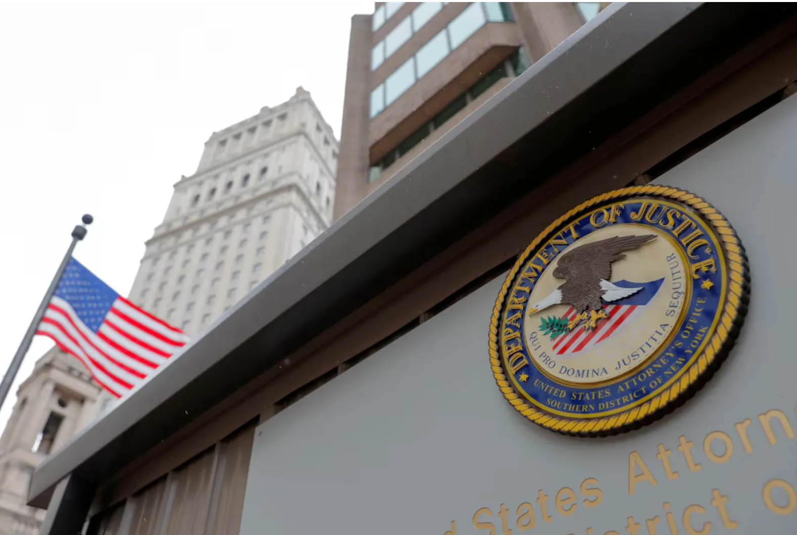 El Departamento de Justicia de EE. UU. desmantela red de contrabando humano: Acusan a dos uzbekos en Nueva York por tráfico de personas y blanqueo de capitales