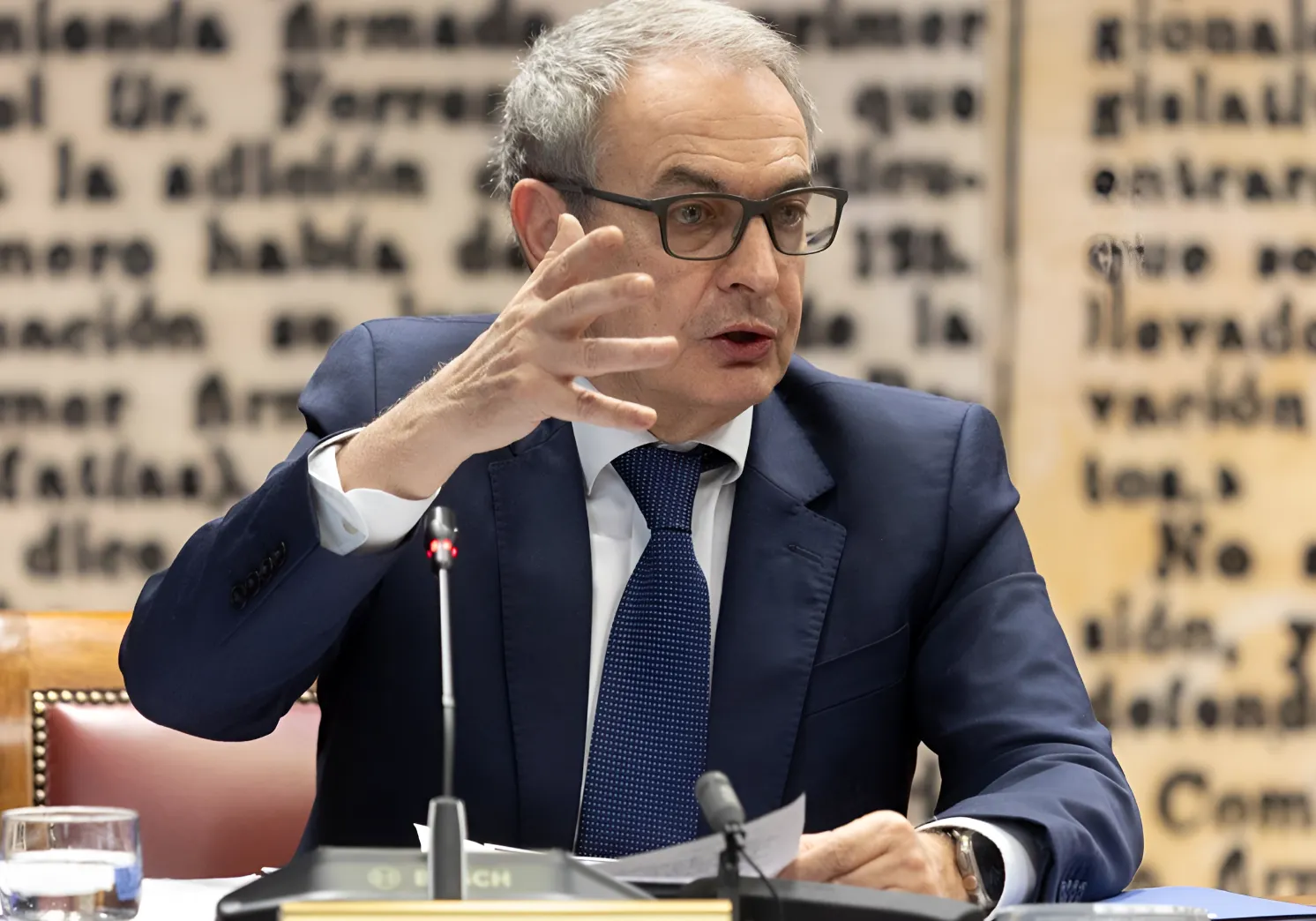 El juez abrirá una causa a Zapatero por posible fraude fiscal y contrabando tras el hallazgo de joyas en su despacho
