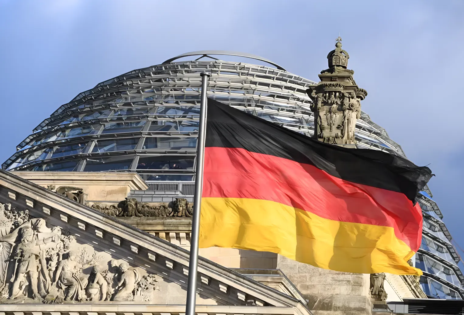 Alemania reanuda las deportaciones de delincuentes a Afganistán con un vuelo de 30 condenados a Kabul