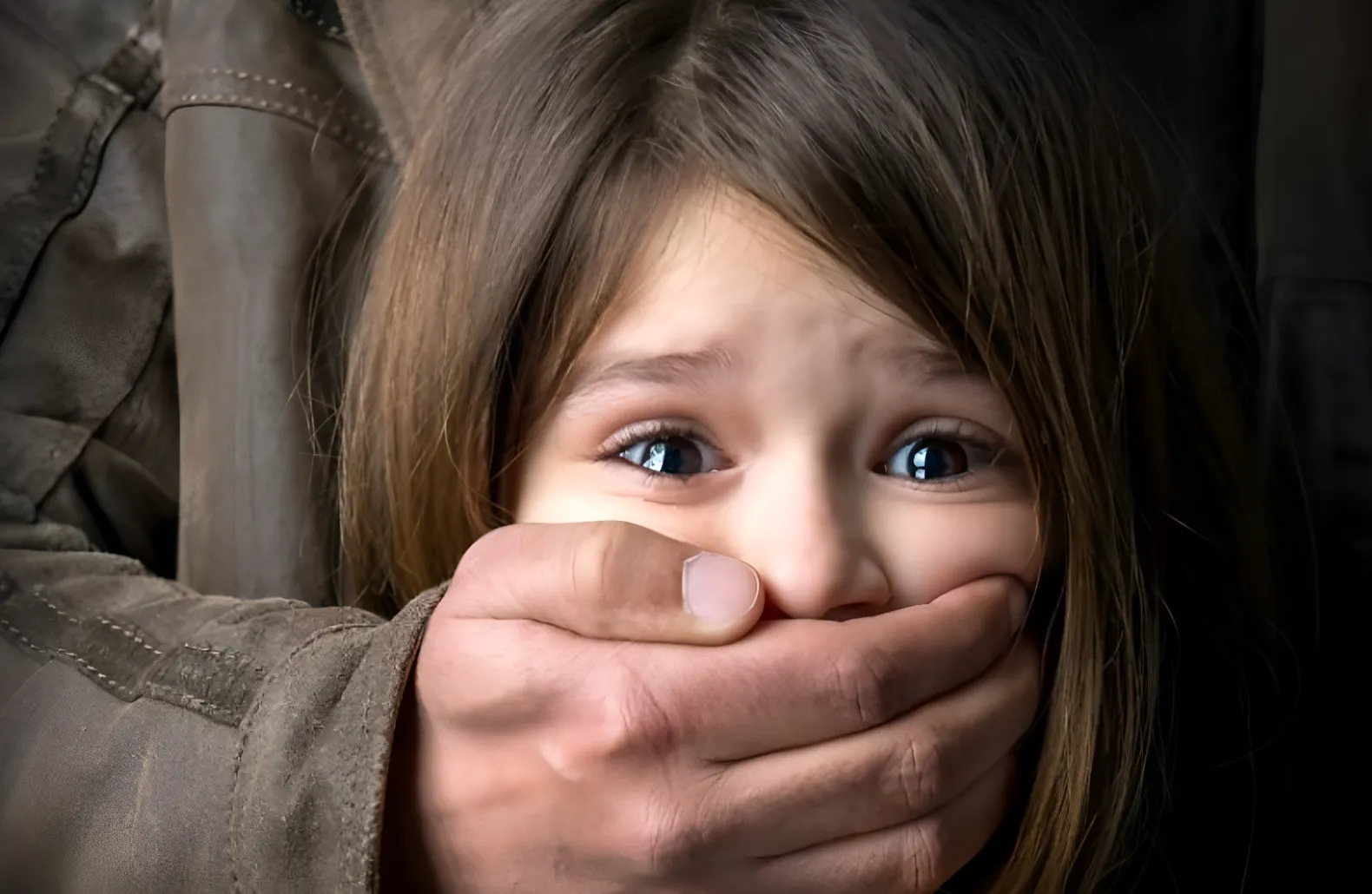 Más de 250.000 niñas víctimas de abusos: el informe "Rape Gang Inquiry" expone décadas de encubrimiento político en el Reino Unido