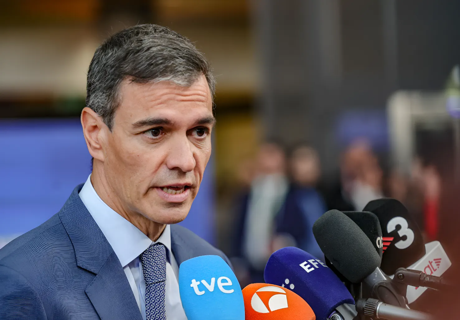 El plan de Pedro Sánchez para los refugiados consta de 670 millones de euros mientras asfixia a los contribuyentes españoles