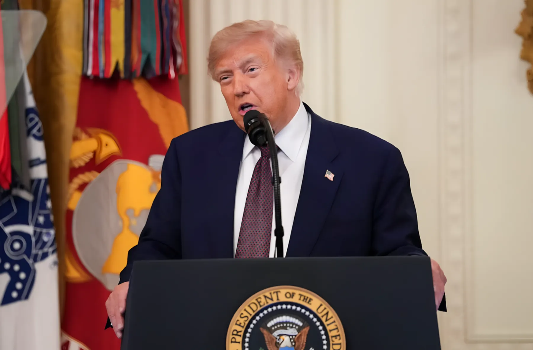 Donald Trump destaca el paso récord de 19 millones de barriles de petróleo por el estrecho de Ormuz